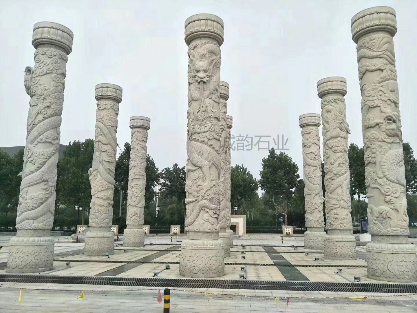 嘉祥诚韵石龙柱雕刻厂家 景观石柱子 寺庙公园盘龙柱 石雕文化柱-阿里巴巴