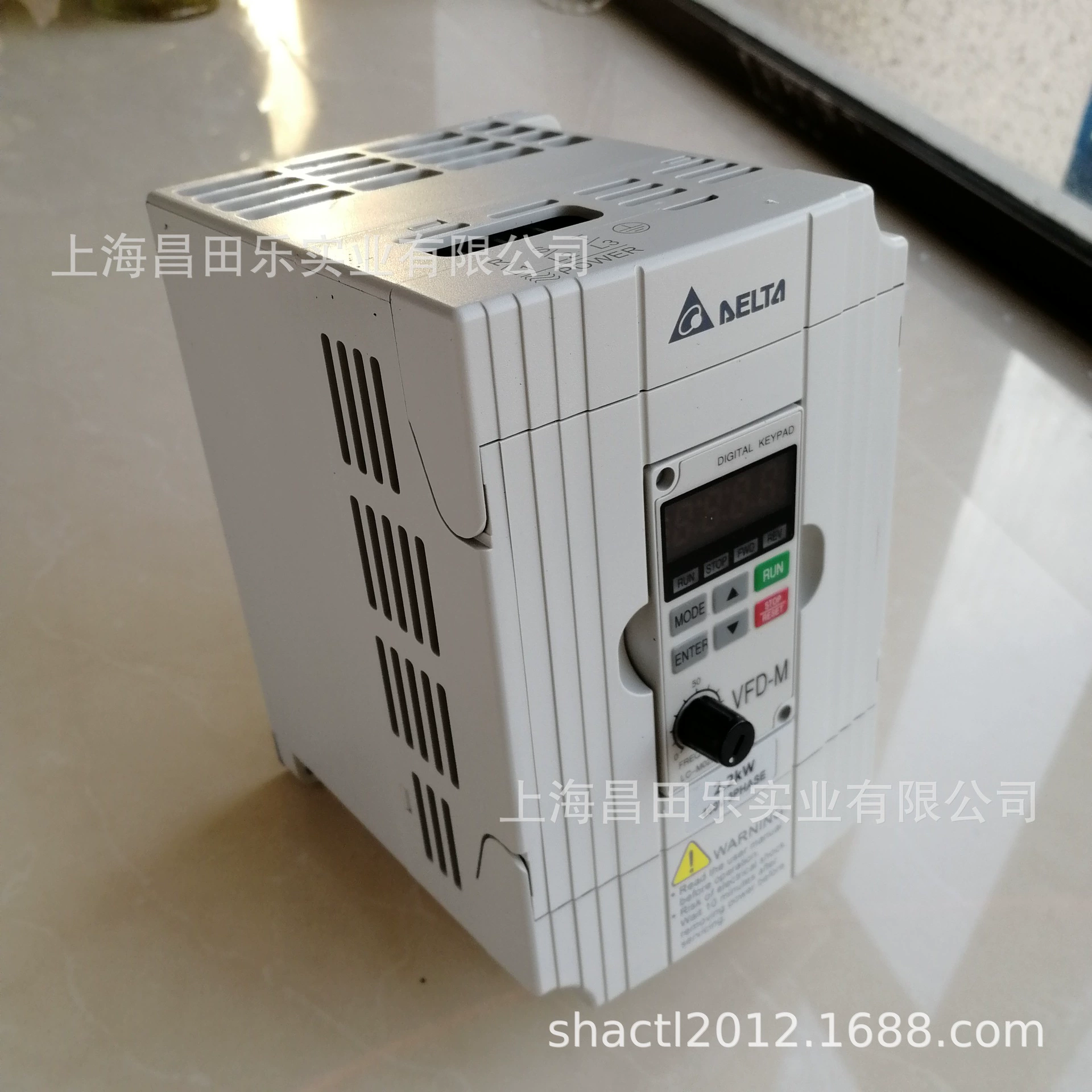 Поставка инвертора серии Thai VFD-S 2.2kW универсальный