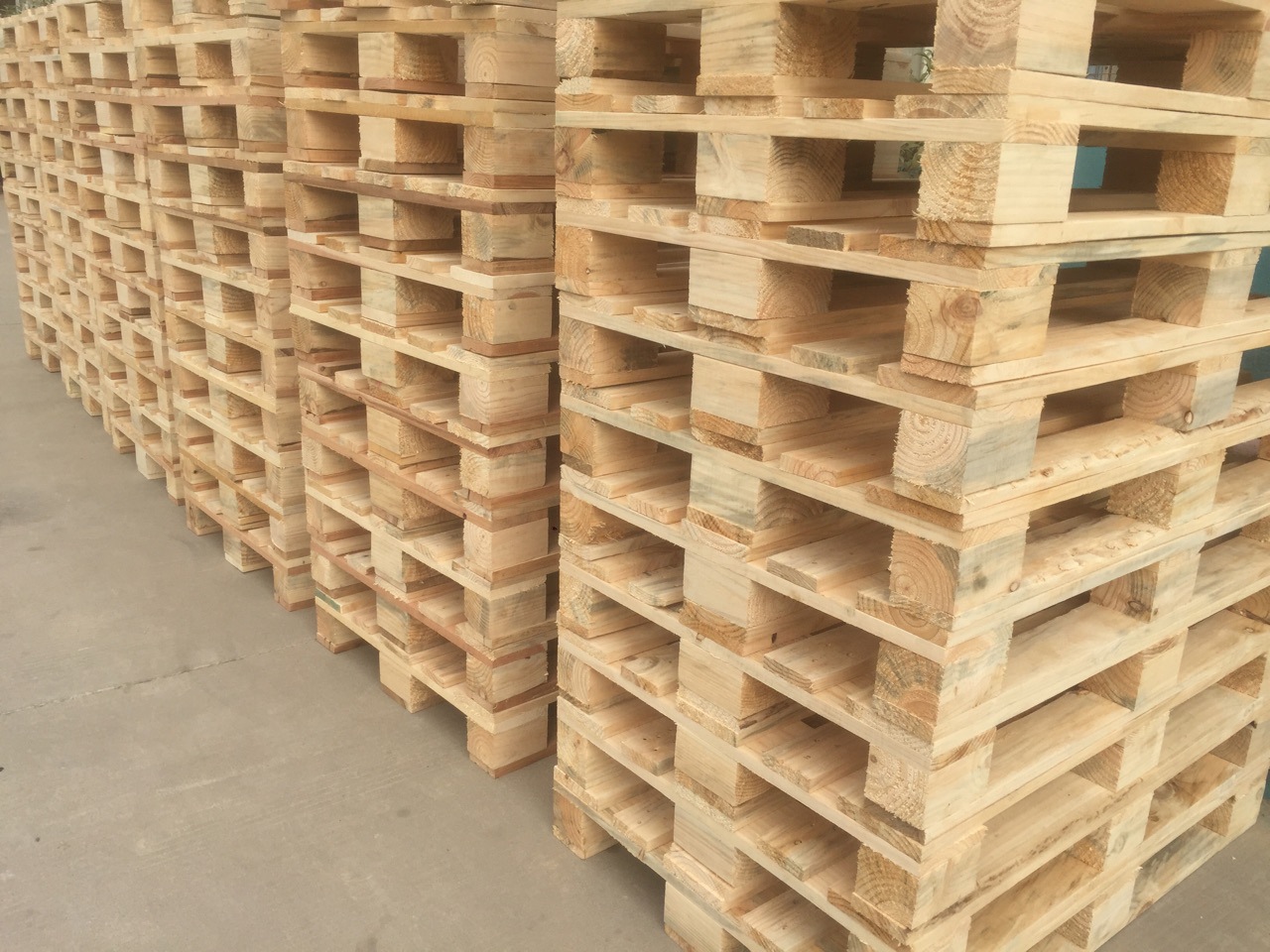 厂家供应 熏蒸欧标卡板，周转托盘，