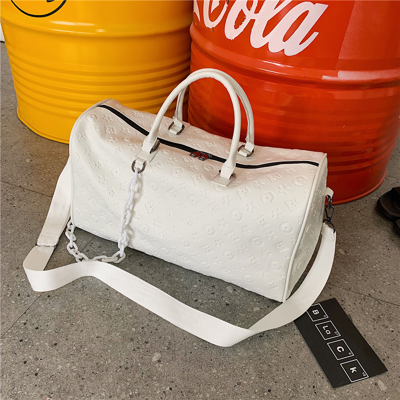 Capacious polyurethane travel bag
