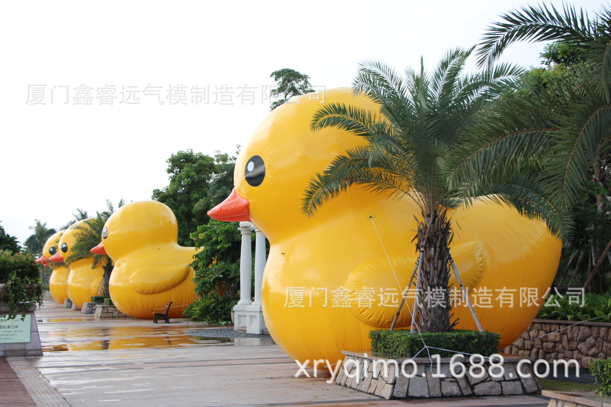 水上大黄鸭闭气水上玩具水上大黄鸭水上充气大鹅水上闭气卡通