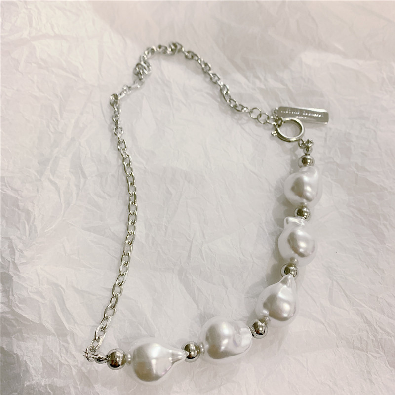 Shaped Baroque Pearl Chain Stitching Necklace Fashion Necklace Wholesale display picture 5