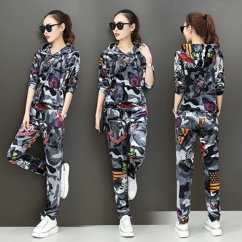 Costume femme en Velours d or - Ref 3334119 Image 1