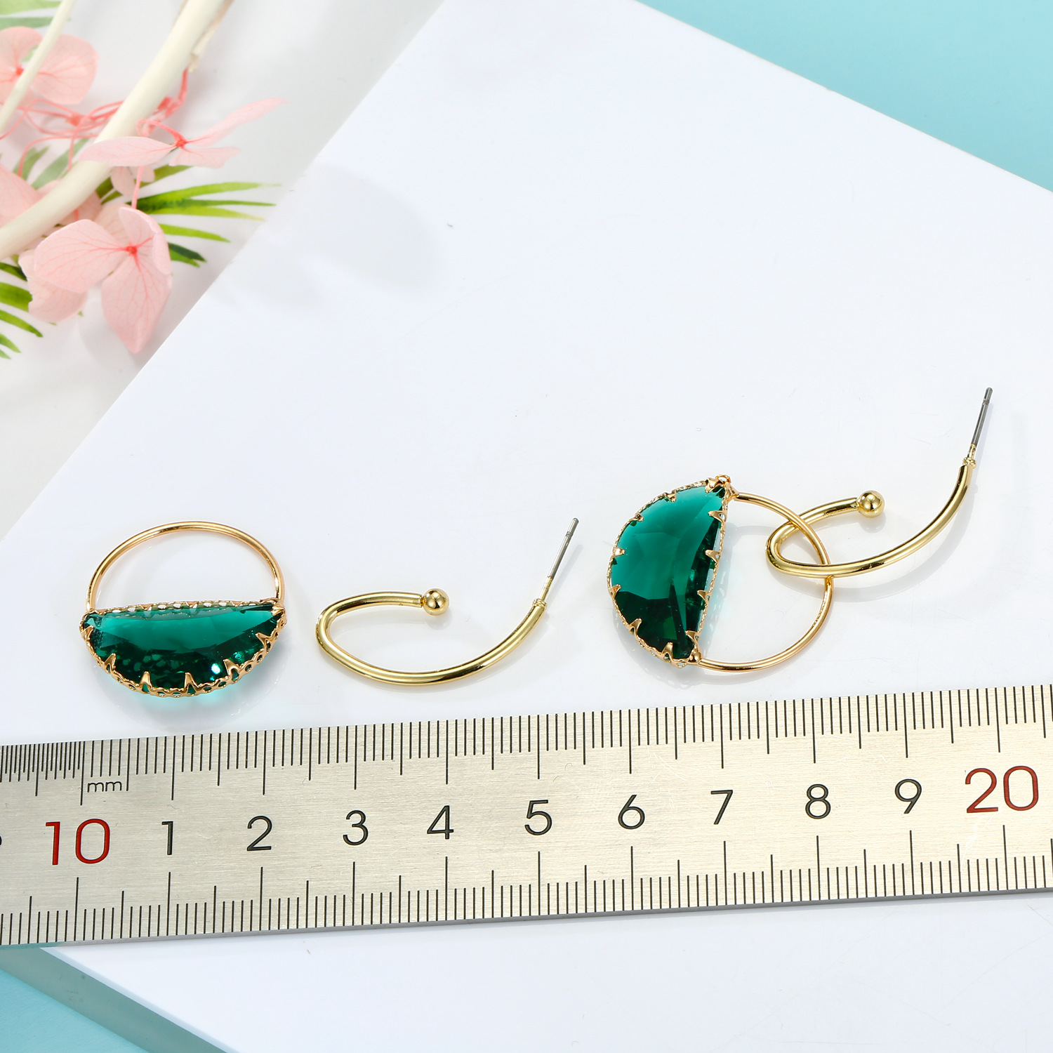 Simple Green Semi-circular Crystal Earrings Handmade Multi-faceted Glass Earrings 925 Silver Korean Earrings display picture 1