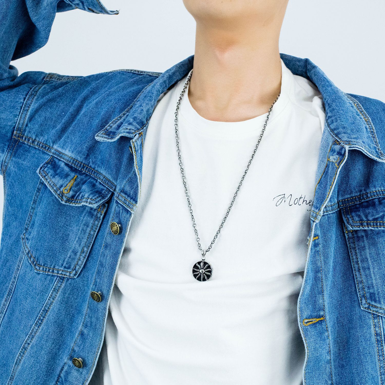 新款复古钛钢男士项链 欧美个性项链光芒太阳神时尚吊坠