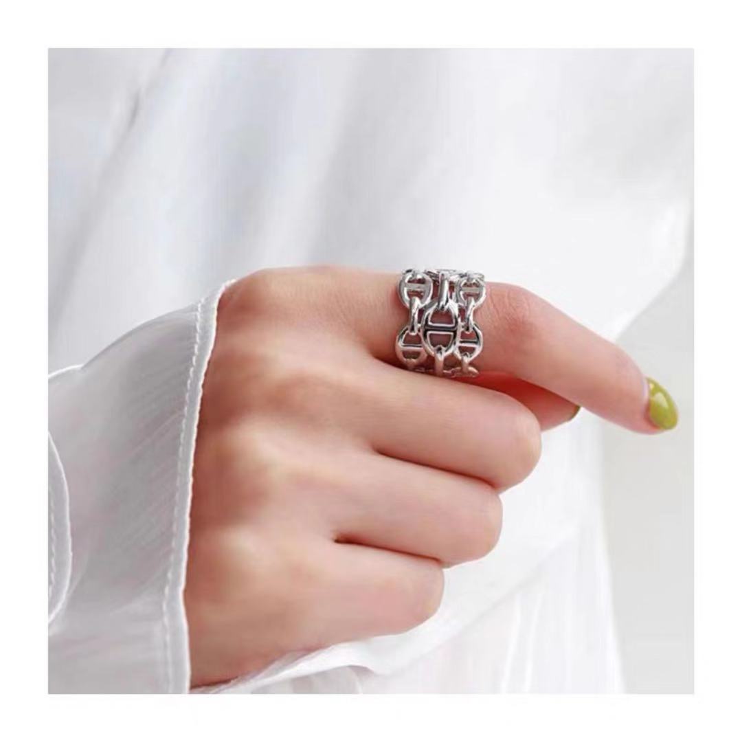 Europäische Und Amerikanische Ins Neue Mode Temperament Kalt Wind Breit Hohl Metall Mode Öffnung Verstellbarer Zeigefinger Ring display picture 1