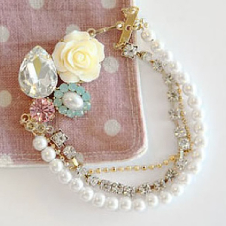 3566945262_2144496083