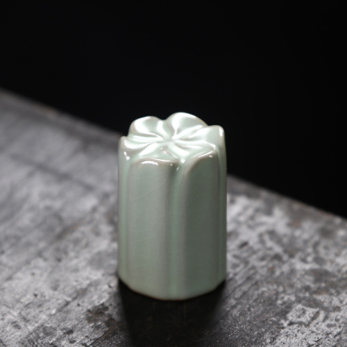 Open-piece Ru porcelain lid holder, ceramic white porcelain lid holder, iron kettle lid holder, Kung Fu tea ceremony tea set spare parts