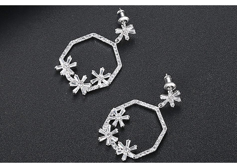 Jinse Rideau De Neige Boucles D'oreilles Mode Coréenne Creative Simple Banquet Femelle Cuivre Zircon Incrusté De Boucles D'oreilles Boucle D'oreille Cadeau display picture 4