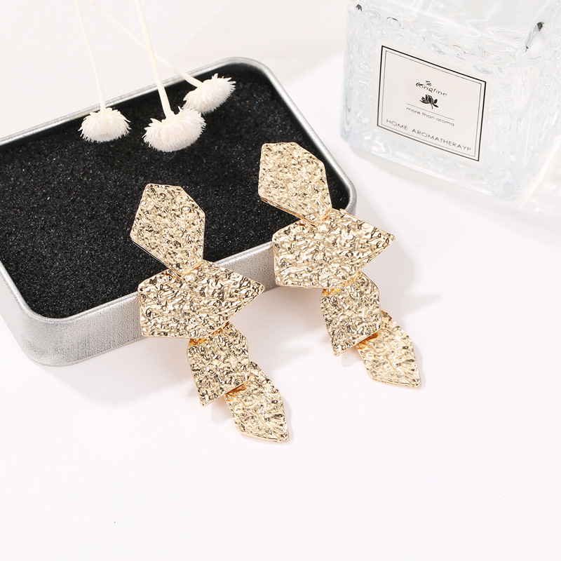 Fashion Exaggerated Irregular Women's Long Geometric Metal Earrings Wholesale display picture 4