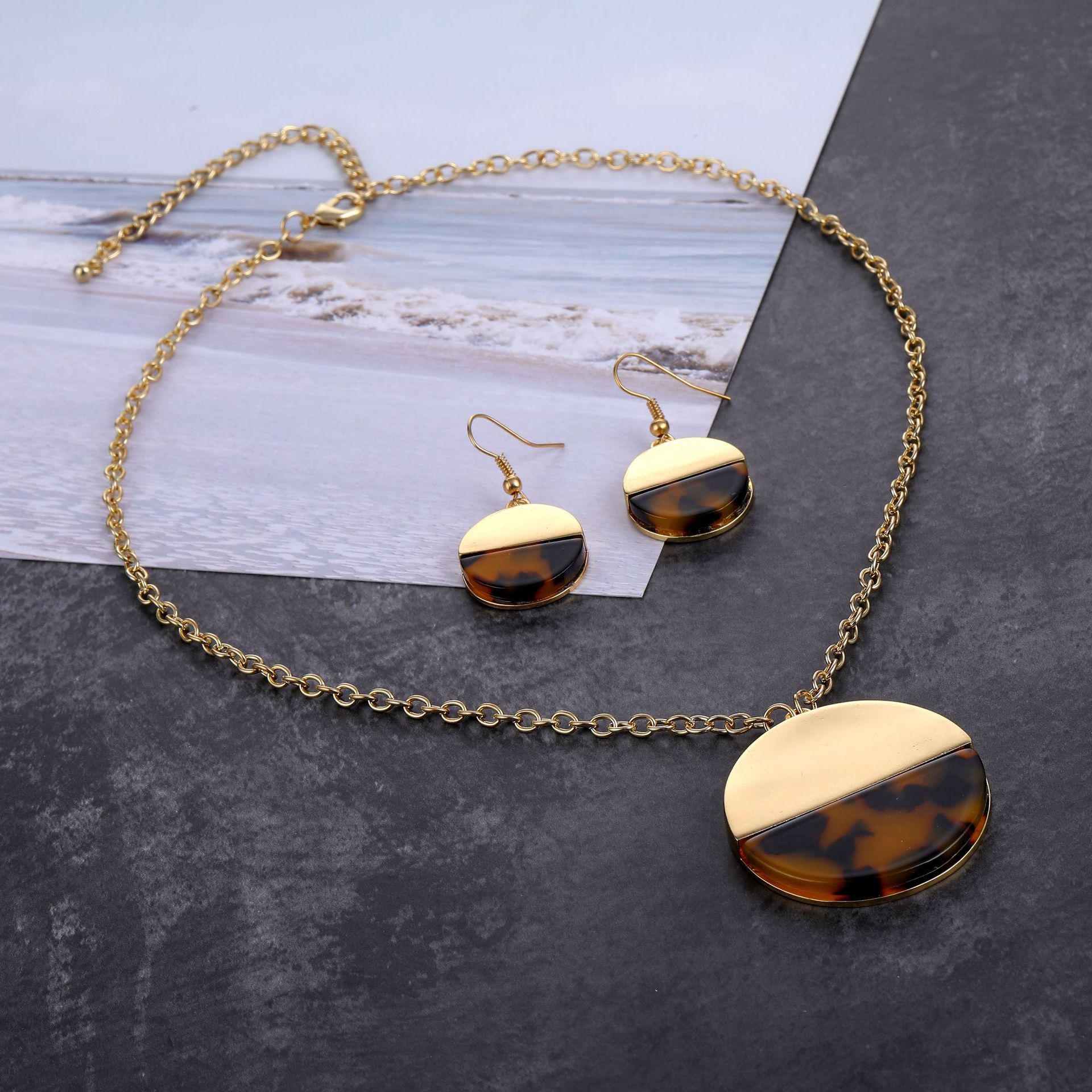 歐美時尚wish跨境爆款飾品批發(fā)合金豹紋板材吊墜項鏈耳環(huán)百搭套裝