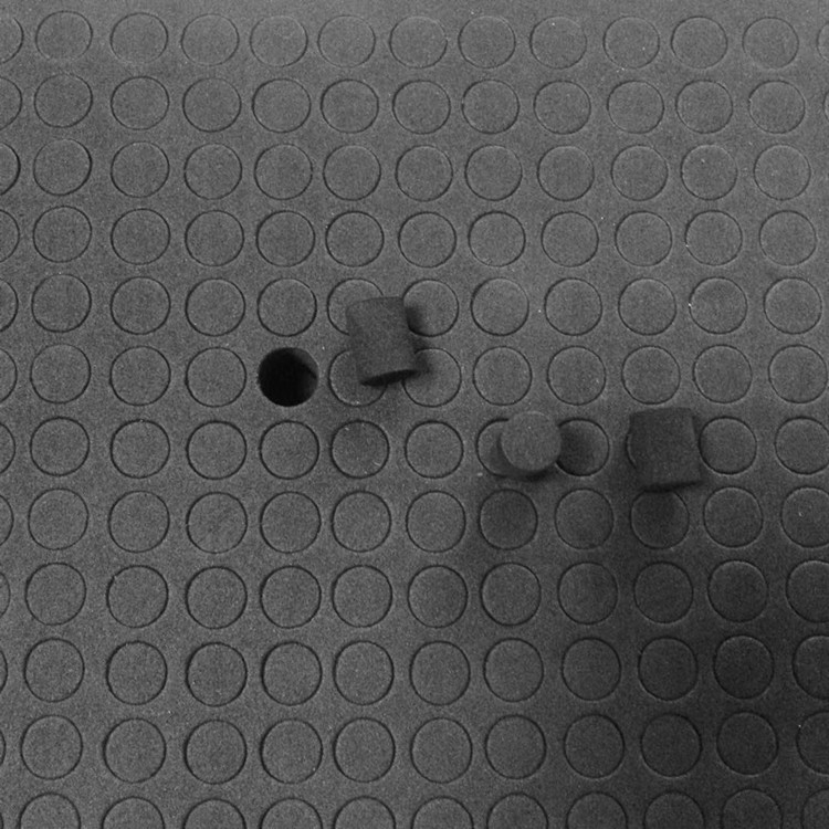 供应不带胶圆柱形黑色EVA海绵脚垫   规格直径9mm厚度12mm