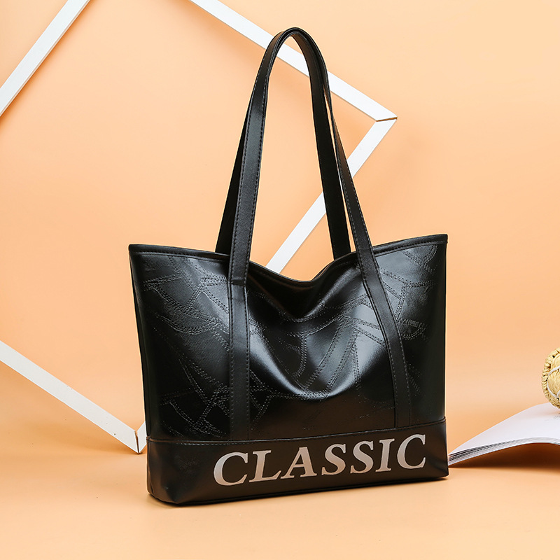 Capacious bag for leisure, Amazon