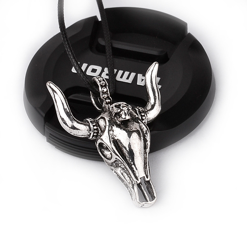 Européenne Et Américaine De La Mode Nouveau Style Punk Rétro Personnalité Vache Tête Pendentif Collier Clavicule Chaîne Accessoires De Souhaits  Vente Chaude display picture 3