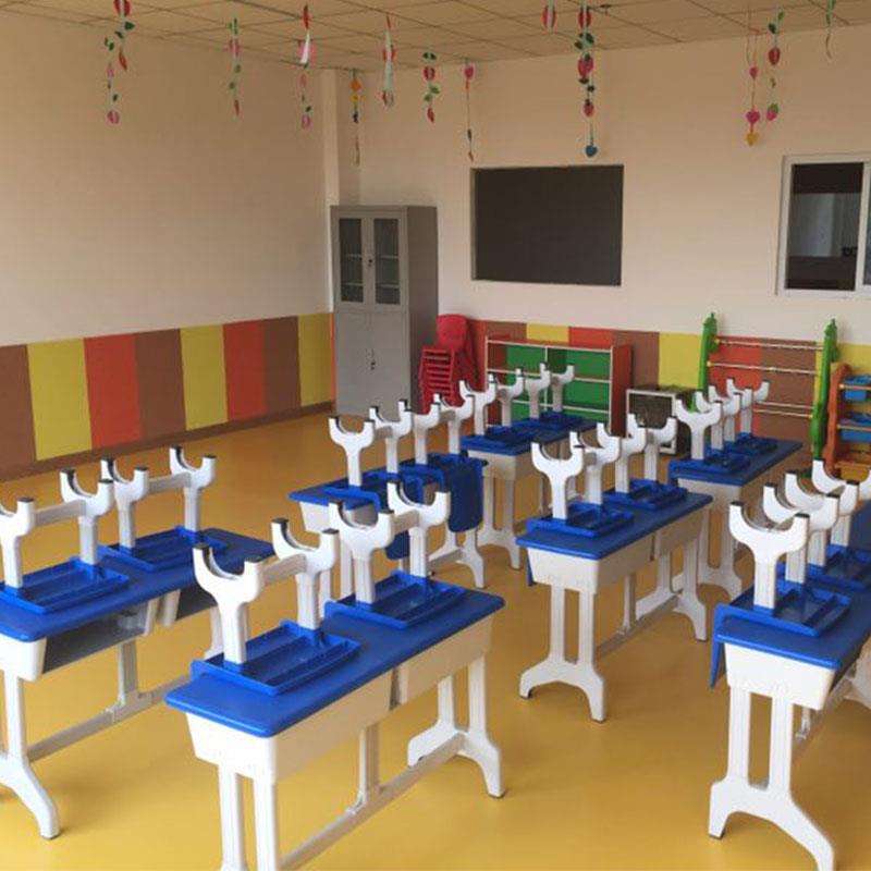 厂家直销学生课桌椅幼儿园桌椅培训班儿童塑料学习桌单人双人桌椅|ru