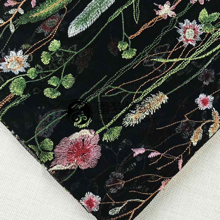 ˿ˮݻ  ɫƽ  ͯװŮװȹ