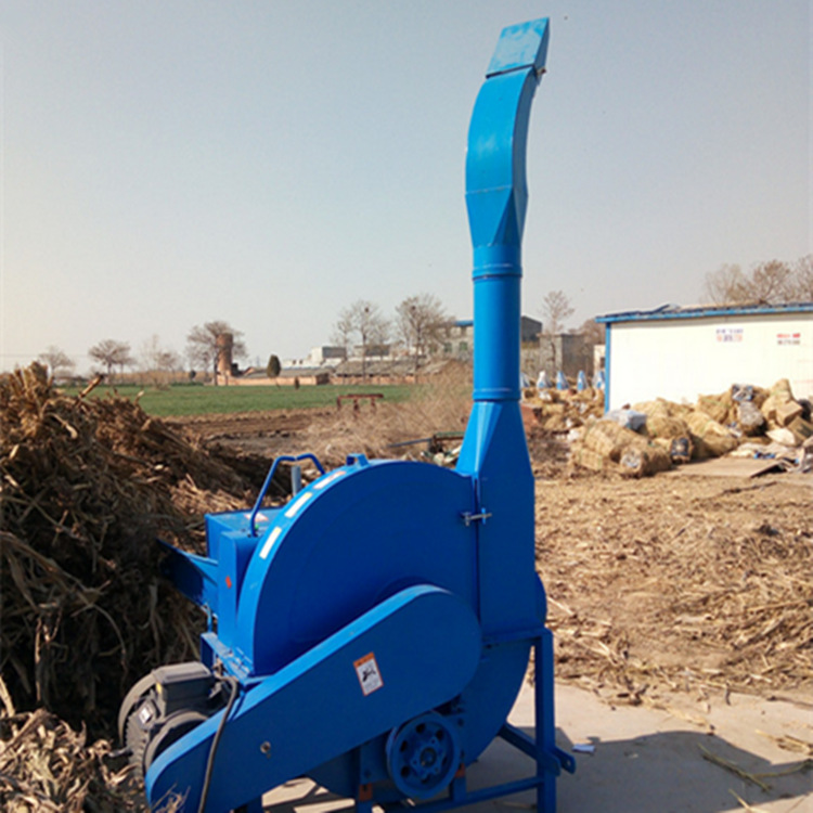 河南大型青贮饲料粉碎机可牵引式秸秆牧草铡草机干湿两用揉丝机