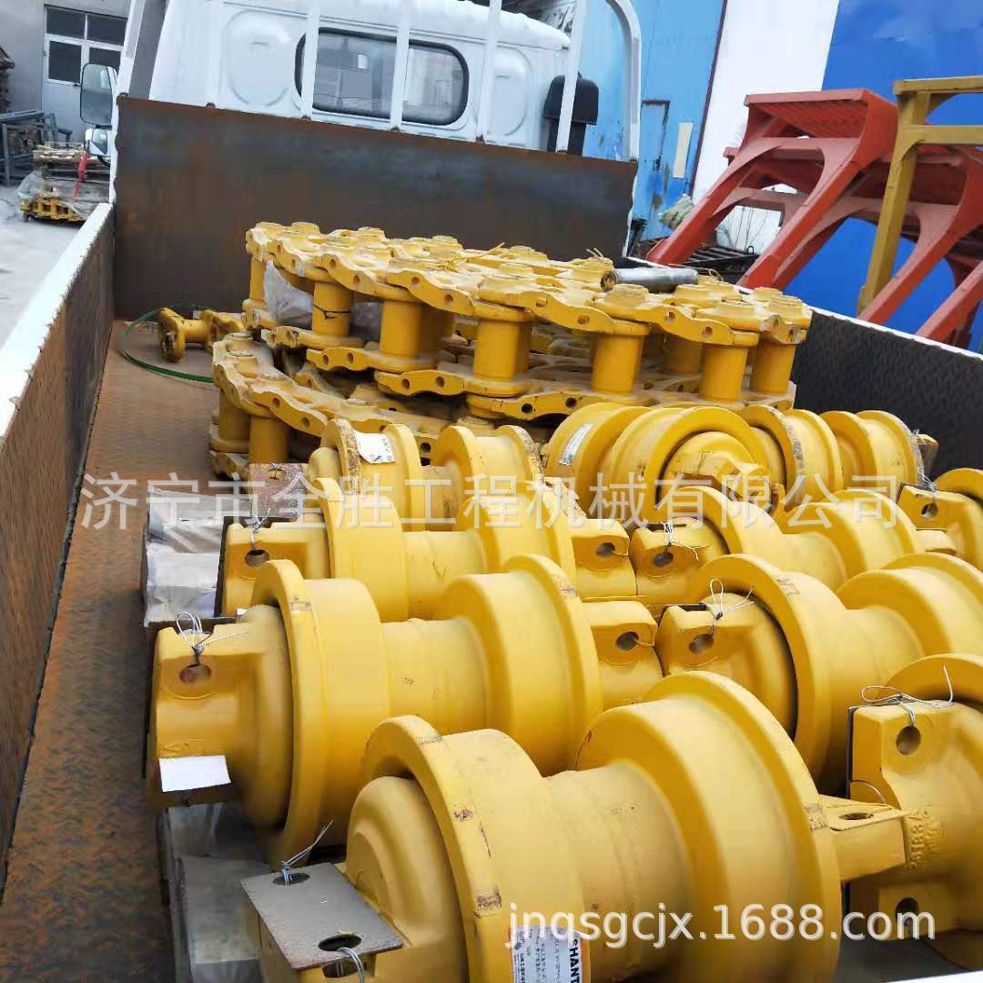 D155A-5推土机支重轮引导轮 齿轮泵07440-72903 提升油缸总成