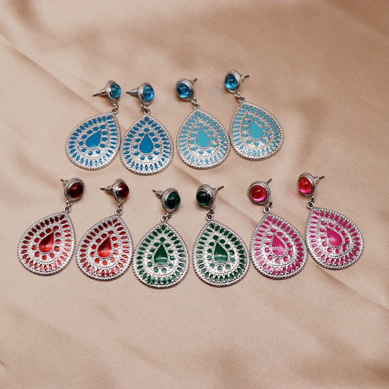 Colorful Enamel Glazed Stud Earrings Large Oval Drop Shape Earrings Fashion Retro Stud Earrings display picture 15