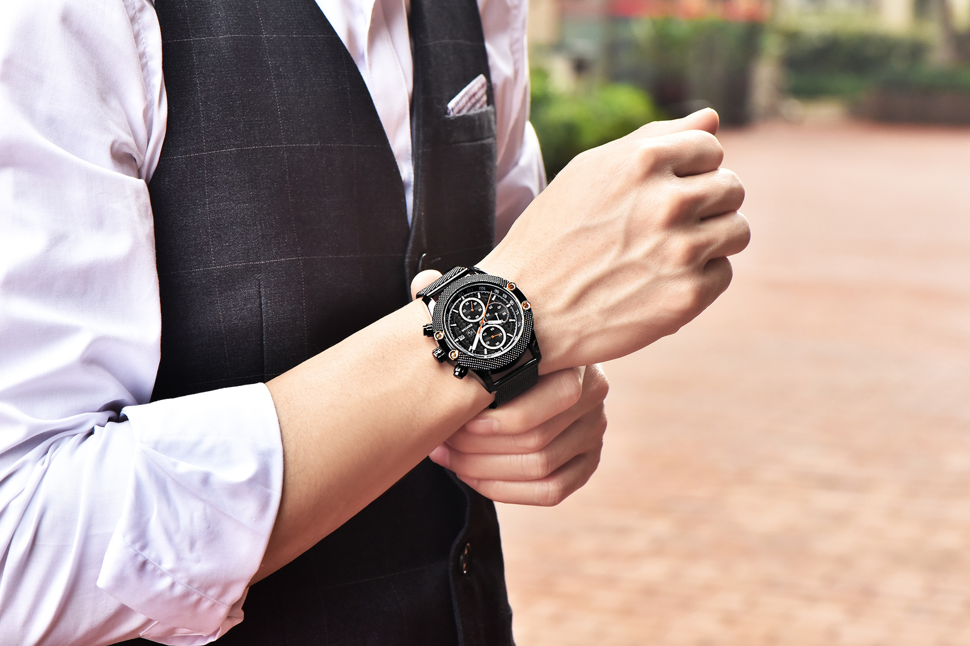 Quartz Watch - Black Gold