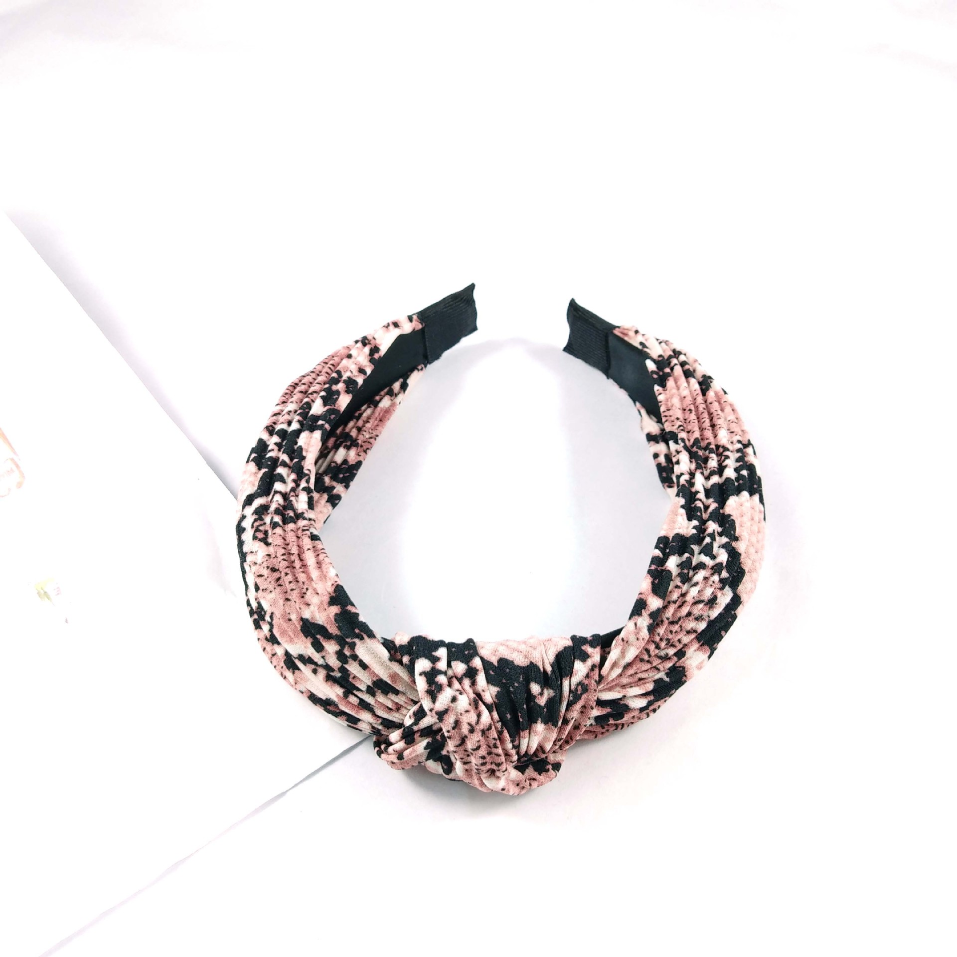 Fashion  Snakeskin Knotted Headband Wide-brimmed Fabric Printing Crease Hairpin Serpentine Fold Pressure Headband Wholesale Nihaojewelry display picture 8