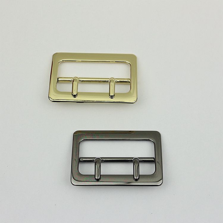 Luggage hardware accessories