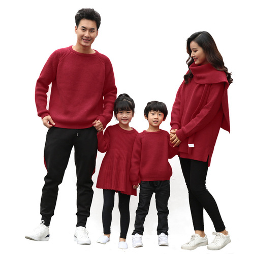Family of three or four parent-child outfits, family outfits, four-year-old parent-child outfits, mother-daughter, mother-son, and father-son outfits, red parent-child sweaters