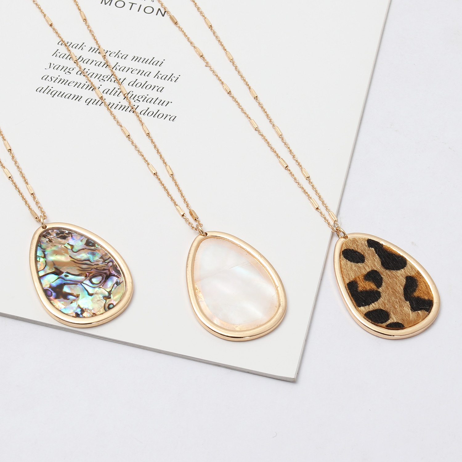 22g Weight Shell Inlay Material 1 Piece Retro Geometric Leopard Alloy Inlay Shell Women's Pendant Necklace