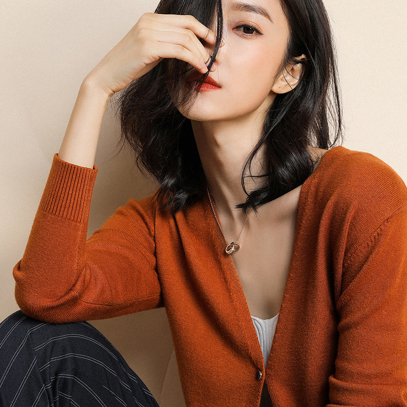 [39 yuan] Autumn New sweater women's solid color fresh short long sleeve knitted women's cardigan fashion
