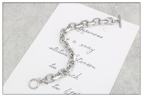 European and American domineering punk hip-hop stainless steel interlocking O-shaped trendy titanium steel one-word buckle bracelets for men and women