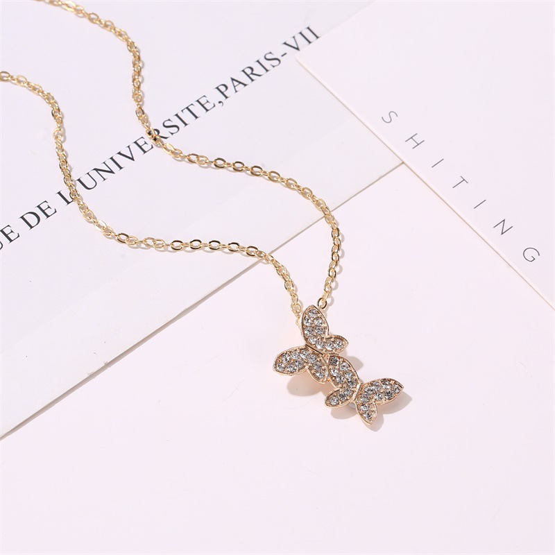 Korean New Jewelry Full Diamond Butterfly Necklace Female Simple Clavicle Chain Jewelry Wholesale display picture 5