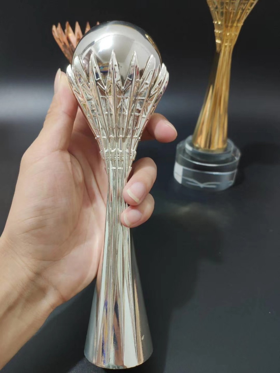 生命之树创意金属奖杯定制，运动会足球篮球水晶奖杯批发现货制作-阿里巴巴
