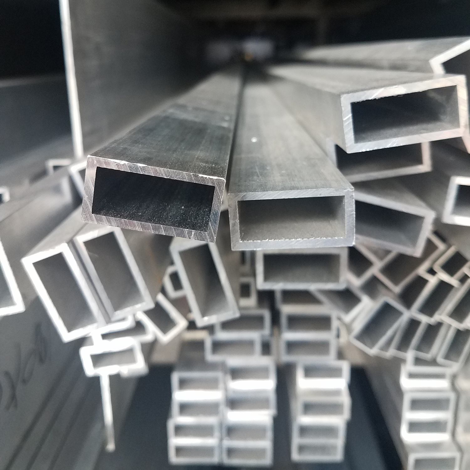 The Versatility of Aluminum Tubes: Exploring their Numerous Applications The Versatility of Aluminum Tubes: Exploring their Numerous Applications