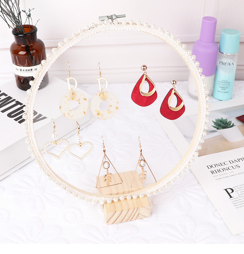 Elegant Sweet Round PP Solid Wood Lace Jewelry Rack display picture 2