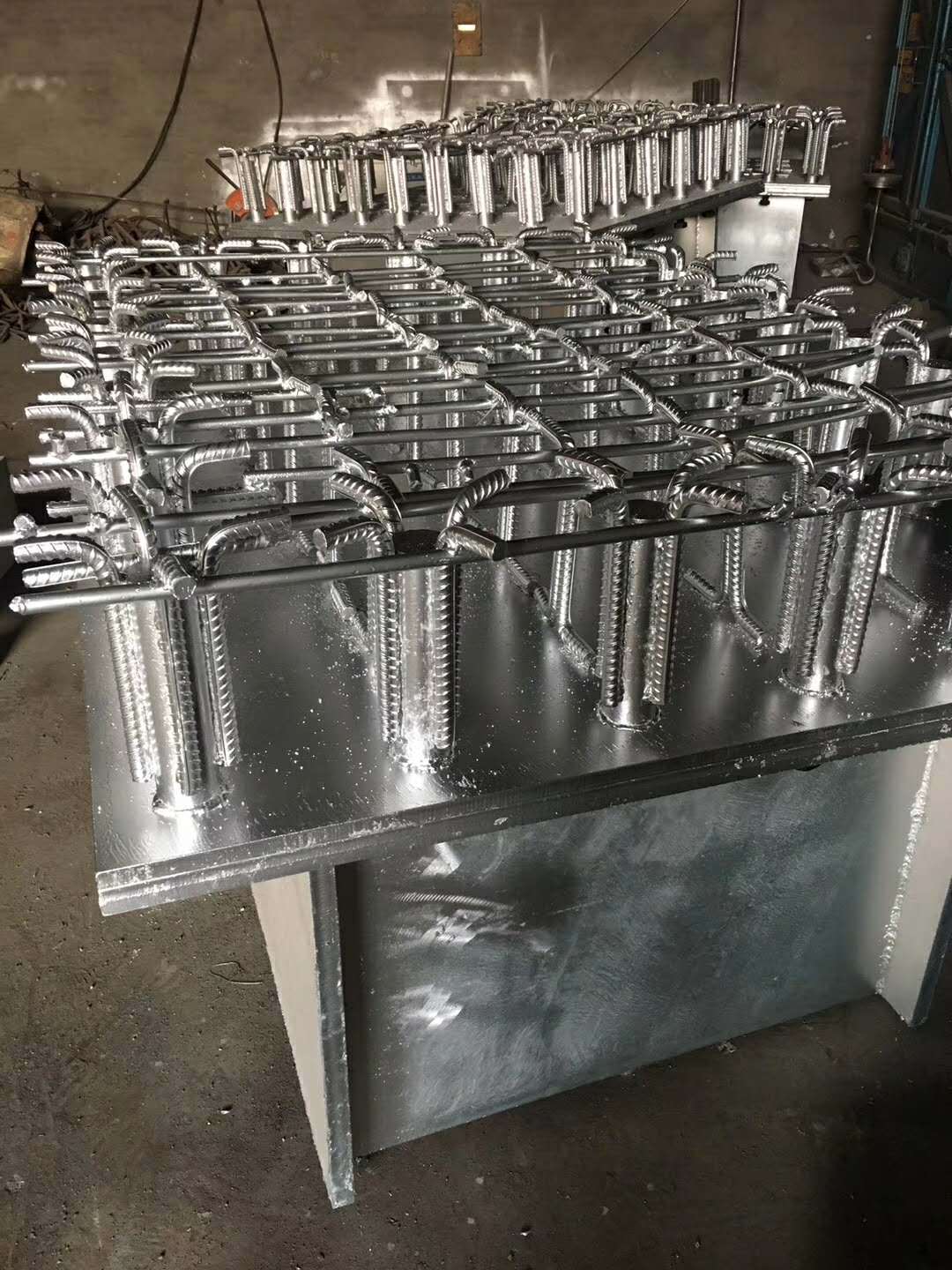 厂家供应热镀锌防落梁挡块  桥梁预埋件  抗震挡块