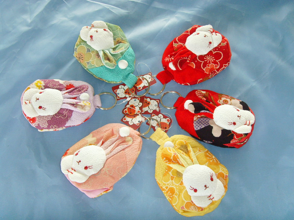 Japan foreign trade single happy house and wind fabric rabbit creative key bag key chain pendant wholesale