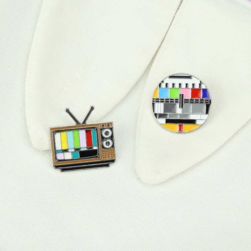New Brooch Jewelry Creative Retro Tv Channel No Signal Color Icon Collar Pin display picture 2