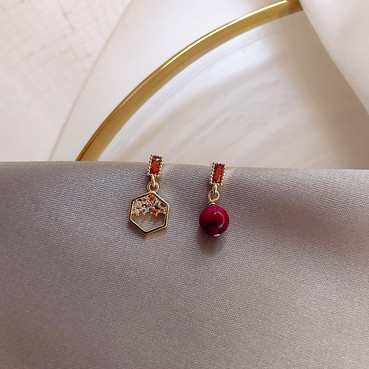 vintage red bean asymmetric alloy geometric inlaid rhinestone earrings wholesalepicture3