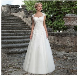 Wholesale wedding dress 2019 new foreign trade trailing lace bridal wedding dress fishtail wedding dress women