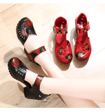 2021夏季新款中老年民族风女鞋粗跟真皮凉鞋软底舒适跳舞妈妈鞋女