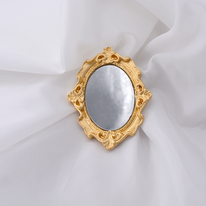 Vintage Carved Mirror Photo Frame Cold Wind Alloy Brooch display picture 1