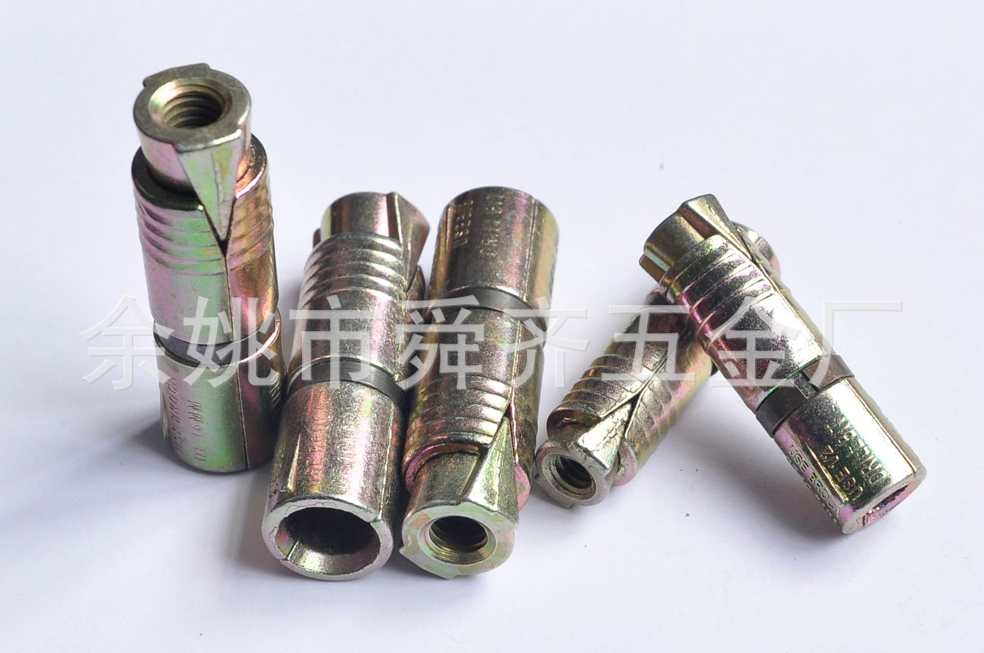 生产锌合金壁虎 锌合金单头壁虎 锌合金两片式单头壁虎