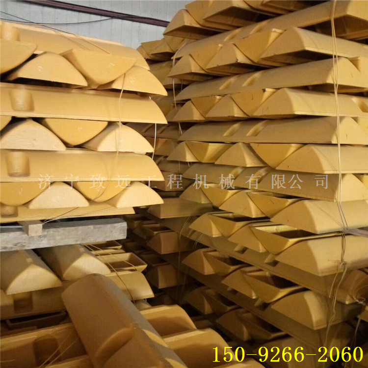 Triangular Track Wet Ground Chain Plate Bulldozer Chain Rail Section Support Heavy Wheel Drive Tooth Guide Wheel Bulldozer Chassis