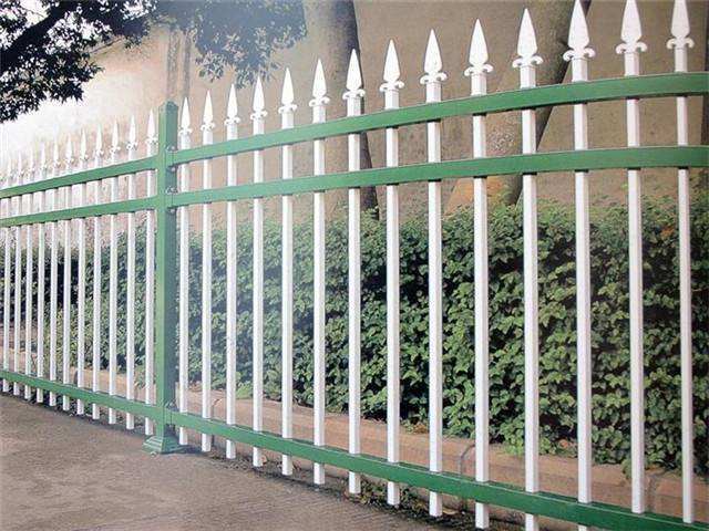 草坪塑钢护栏绿化带pvc栅栏小区隔离花坛护栏防护围栏