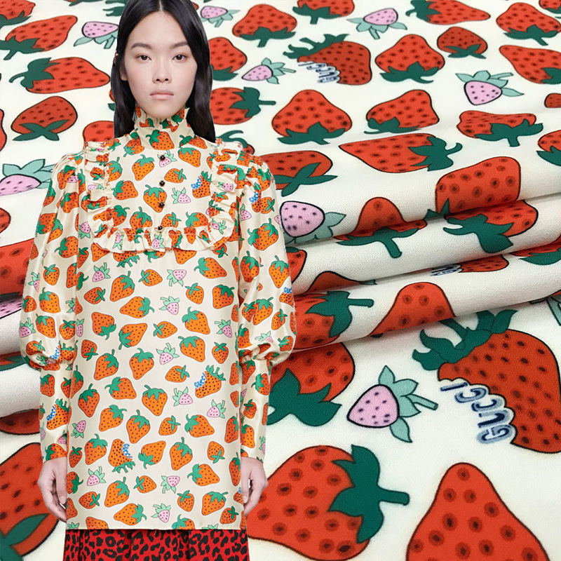 2019新款 欧美风草莓字母数码印花服装手工DIY面料春夏布料现货