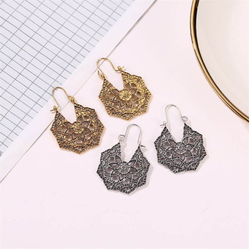 Nihaojewelry Wholesale Jewelry Bohemian Style Metal Hollow Spider Web Ear Buckle display picture 3