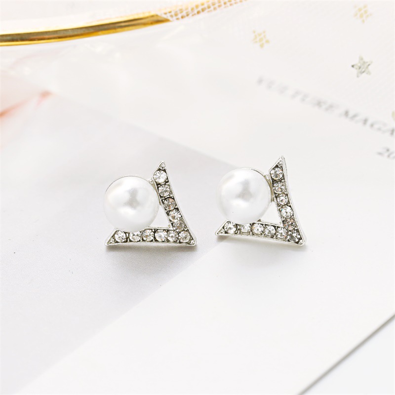 Aretes Para Mujer Personalidad De Moda Triángulo Pendientes De Diamantes Atmósfera Pendientes Salvajes display picture 2