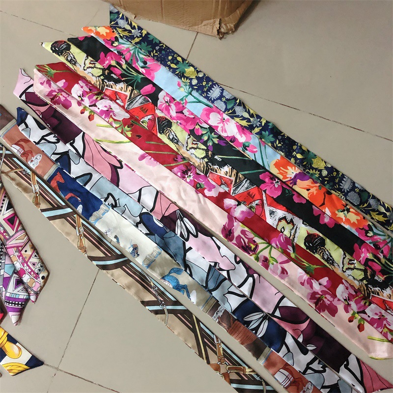 Printed and patterned twill silk scarf manufacturer wholesale accessories silk scarves handbags tied with bows silk scarves striped flowers undefined