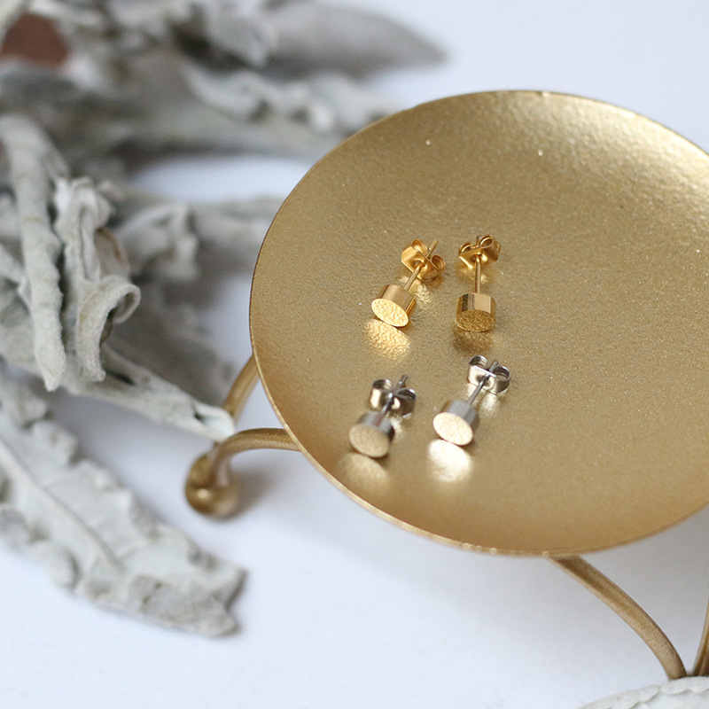 Geometric Small Gold Bean Titanium Steel Stud Earrings Wholesale Nihaojewelry display picture 3