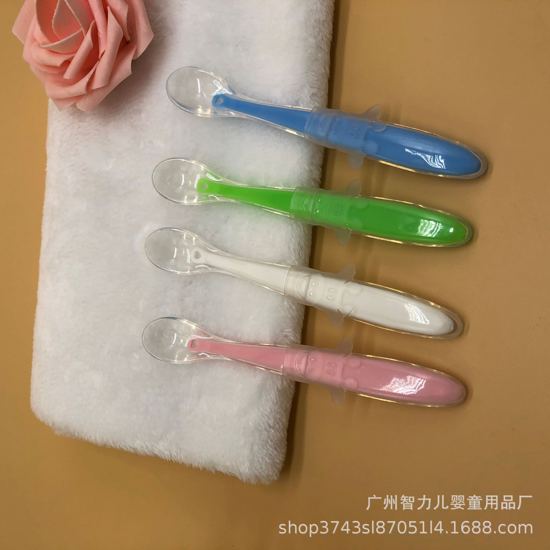 婴儿硅胶软勺 喂食餐具 宝宝更勺儿童训练勺全硅胶安全软匙 套装-阿里巴巴